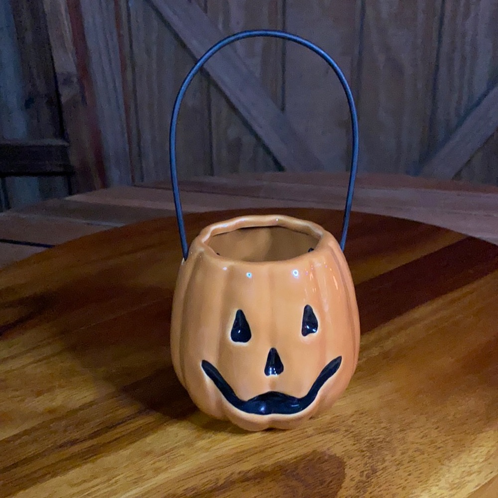 Pottery Barn Stoneware Jack O’lantern Basket 🎃